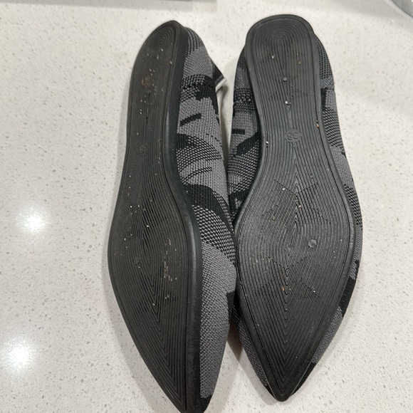 Flats great condition! - Picture 2 of 2